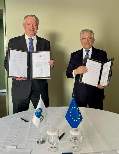 Secretary-General Mathias Cormann and DG TAXUD Director-General Gerassimos Thomas signed two agreements paving the way for the European Commission’s financial contribution to the OECD Inclusive Forum on Carbon Mitigation Approaches (IFCMA)