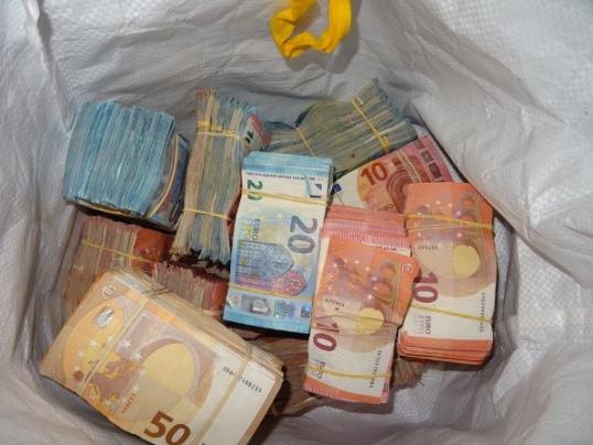 Currencies seized by Bulgarian customs during a control